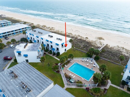 Villa G-1: Beach Front, Ground Level, Community Pool,Beach Gear credit included!