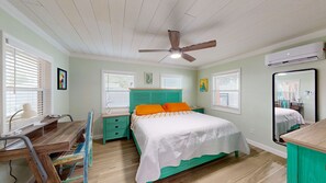 3 bedrooms, desk, iron/ironing board, WiFi