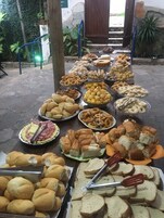 包含每日自助早餐