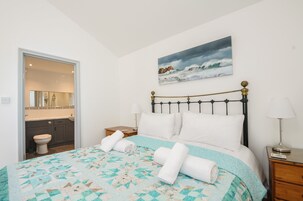 3 bedrooms, individually decorated, individually furnished, free WiFi