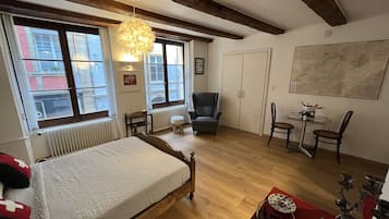 1 Schlafzimmer, Bügeleisen/Bügelbrett, Bettwäsche