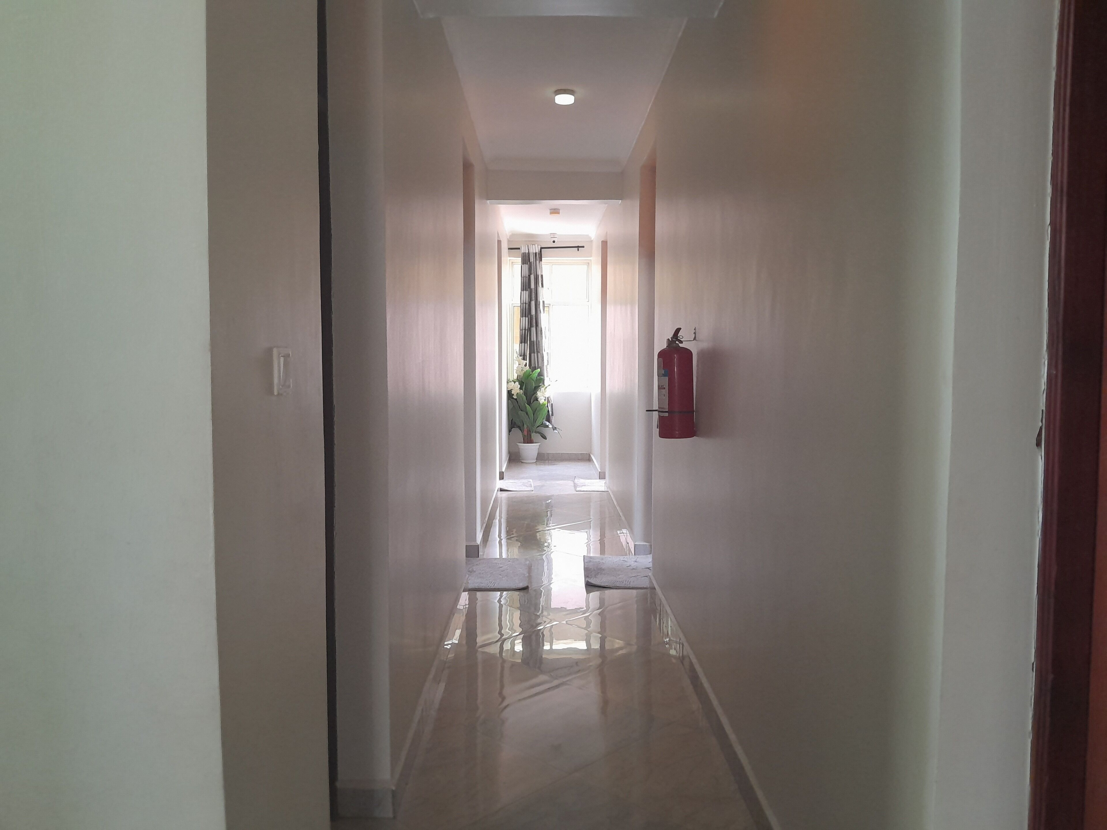 Dobbeltrom – standard | Individuelt dekorert, individuelt innredet og skrivebord