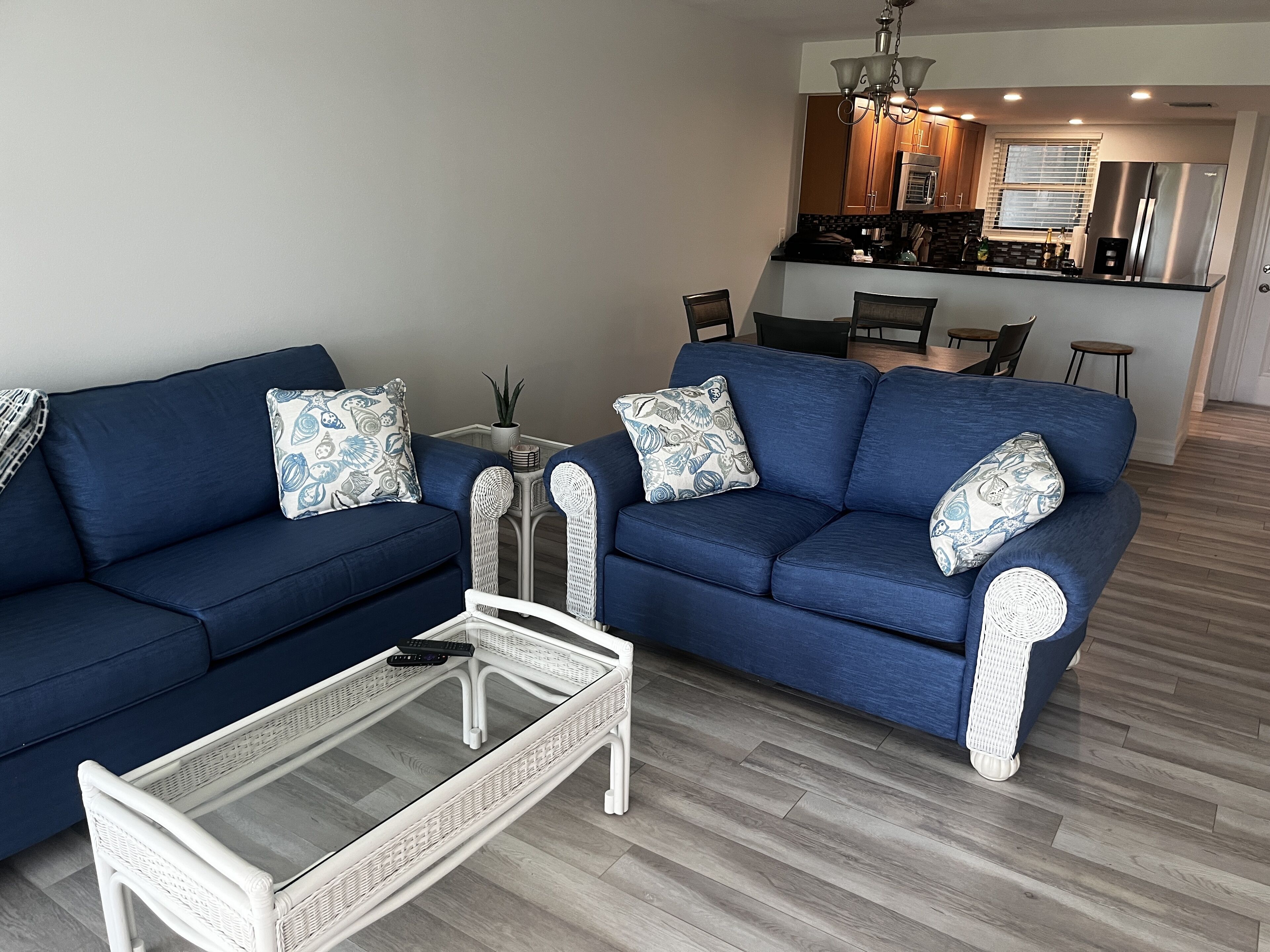 Newly Remodeled 2bed/2bath Condo in the desirable Lely neighborhood! 