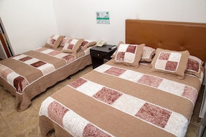 Traditional Twin Room | Free WiFi - Hotel Kariary (Puerto Boyacá)