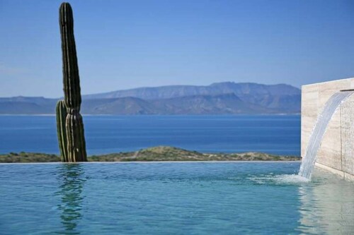 5BR Villa Infinity Pool+Isla Espíritu Santo VIEW!
