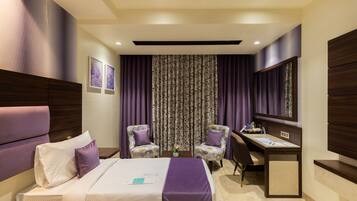 Deluxe Double or Twin Room | Egyptian cotton sheets, premium bedding, down comforters