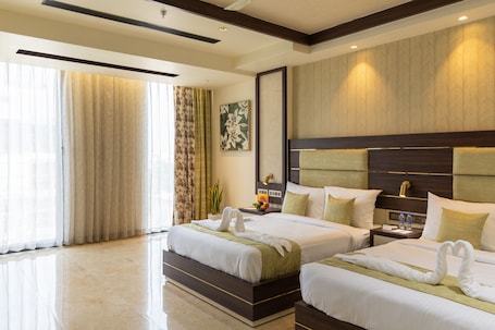 Royal Suite | Egyptian cotton sheets, premium bedding, down comforters