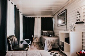 2 chambres, fer et planche à repasser, lit parapluie, Wi-Fi gratuit
