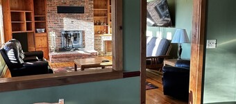 Cute Two Bedroom Cottage in Quiet Setting