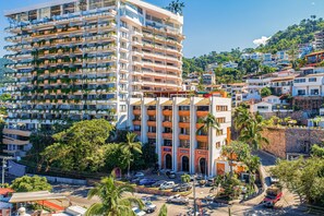 Exterior - Stunning condo with brilliant views, walk-in shower, desk, balcony, & W/D (Puerto Vallarta)