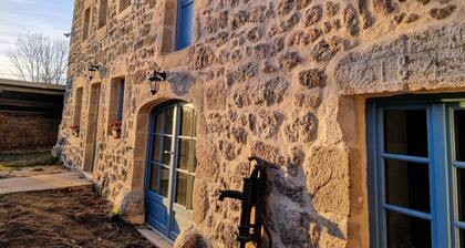 Gite "La Menou", au Cœur des Monts du Forez, Gite de Charme à 1h30 de Lyon