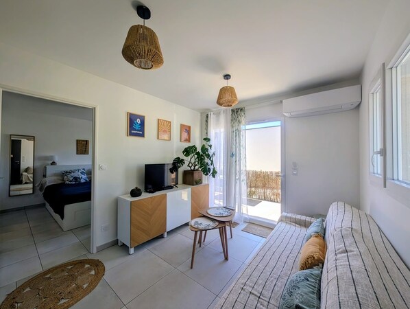 1 habitación, tabla de planchar con plancha, wifi gratis y ropa de cama 