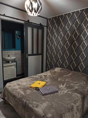 1 bedroom, free WiFi, bed sheets