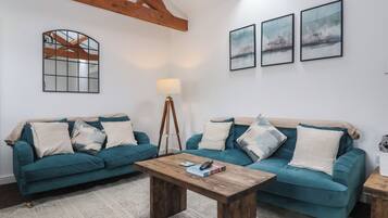 Cottage | Living area