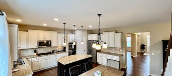 Large Executive Home In Lebanon Golf Community