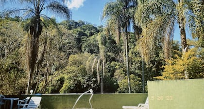 Verdadeiro Paraíso Perfeito Para Relaxar e Descansar em Meio ao Verde e Natureza
