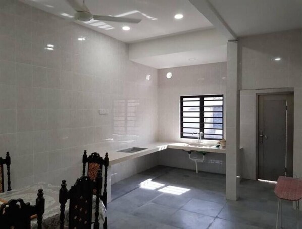 Interior - Port Dickson 56 Spacious Home that sleeps 10. (Port Dickson)