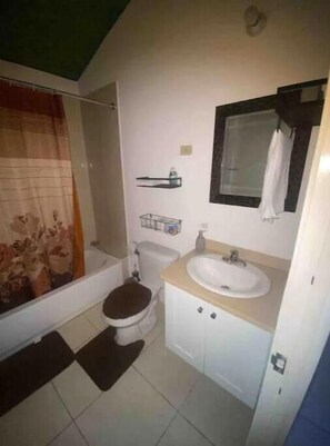 Handtücher, Seife, Toilettenpapier