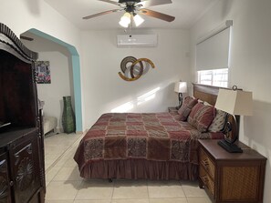 3 bedrooms, iron/ironing board, travel cot, WiFi - Stylish and cheerful 3 bedrooms house with hot tub.  Pet Friendly! (Dorado)