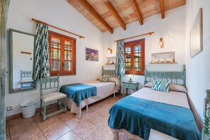 2 soverom, strykejern/-brett, wi-fi (inkludert) og sengetøy