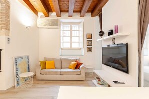 Smart TV - Luxury Studio (Cagliari)