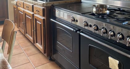 Château region/Sancerre Loire Valley large family house! Spacious w/courtyard!