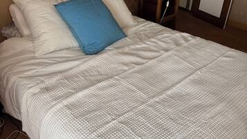 4 Schlafzimmer, Bügeleisen/Bügelbrett, Bettwäsche