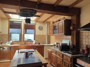 Microwave, oven, stovetop, dishwasher