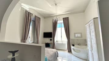 Suite Romantique | Bain à remous intérieur