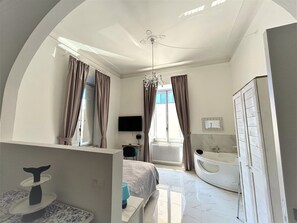 Romantic Suite | Indoor spa tub - Allegra Viareggio Appartamento & Affittacamere Guest house (Viareggio)
