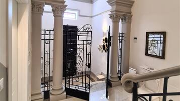 Suite Luxe, 1 lit double et 1 canapé-lit, non-fumeurs | Vue de la chambre