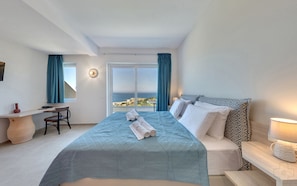 Suite – elite | Safe på rommet, individuelt dekorert, individuelt innredet og skrivebord