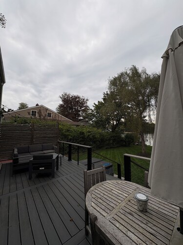 Lakefront Property with Scenic View - All Seasons!