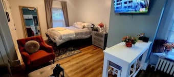 TROY, NY Studio near Emma Willard