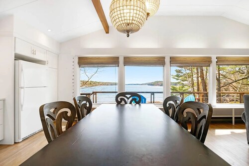 Edgecomb Maine.  Close to Boothbay & Wiscasset.  Very private and relaxing.