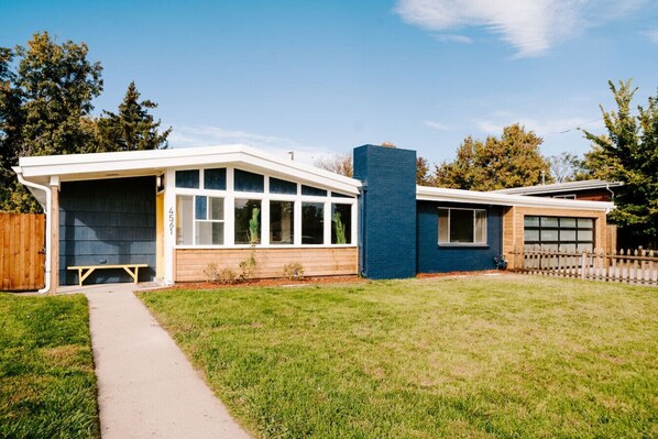 Exterior - Eclectic Mid-Mod Retreat 15 min to DT Denver (Wheat Ridge)