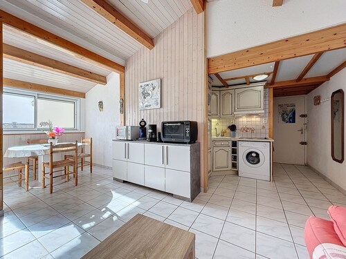 Cozy apartment near the beach and city