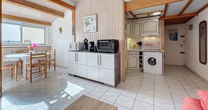 Cozy apartment near the beach and city