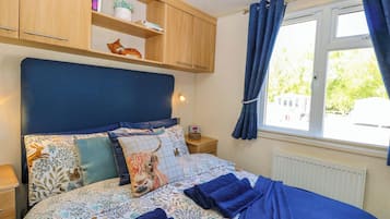 2 bedrooms, individually decorated, individually furnished, free WiFi