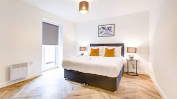 Executive Apartment | Premium bedding, desk, laptop workspace, soundproofing