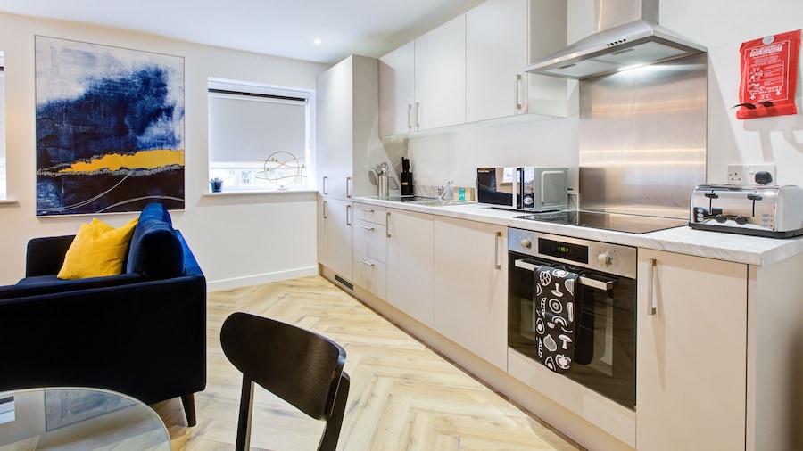 Hybrid Resi - Mitcham