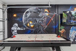 Games room - 2684 Emerald Island Blvd (Kissimmee)