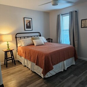 2 bedrooms, desk, free WiFi, bed sheets
