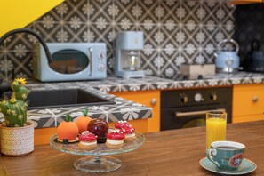 Private kitchen - Frida's Apartment (Heraklion)