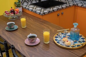 Design Apartment | Dining room - Frida's Apartment (Heraklion)