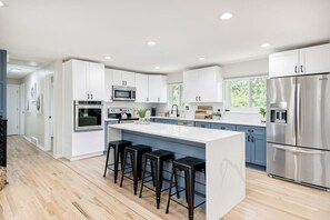 Fridge, microwave, oven, stovetop - Luxurious Sunset Retreat w/Private Spa Patio (Centennial)