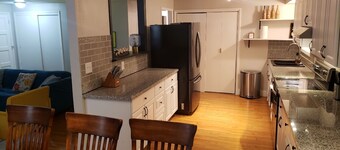 Close to Downtown Reno, easy drive to Tahoe, spacious house overlooking Reno! 