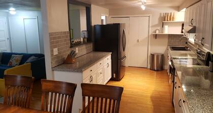 Close to Downtown Reno, easy drive to Tahoe, spacious house overlooking Reno!