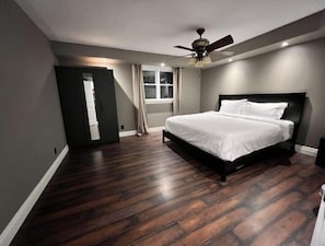 6 slaapkamers, een strijkplank/strijkijzer, gratis wifi, beddengoed