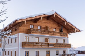 Exterior - MY STAY: Relaxation between Chiemsee beach & Kampenwand, lots of space with 74sqm (Bernau am Chiemsee)
